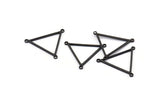 Siyah Üçgen Charm, 3 Döngülü 12 Oksitlenmiş Siyah Pirinç Üçgen Charm (21x0,9 mm) BS 2080