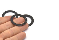 Siyah Yüzük Tılsımı, 9 Delikli 2 Çekiçlenmiş Oksitlenmiş Siyah Pirinç Yuvarlak Tılsım, Kolye Uçları, Bulgular (35x5x1mm) N0371