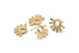 Gold Daisy Earring, 2 Tiny Hammered Gold Plated Brass Flower Stud Earrings (18x13x1.2mm) N1185