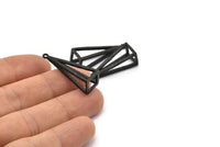 Siyah Üçgen Prizma, 1 Halkalı 2 Oksitlenmiş Siyah Pirinç Üçgen Prizma Kolye (32x10mm) BS 1984