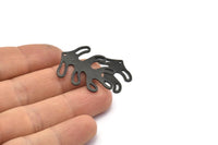 Siyah Yaprak Tılsımı, 1 Delikli 6 Oksitlenmiş Siyah Pirinç Yaprak Tılsımı, Bulgular (32x25x0,80 mm) M483