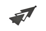 Siyah Üçgen Charm, 2 Döngülü 4 Oksitlenmiş Siyah Pirinç Üçgen Charm (51x21x1mm) M01113