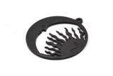 Ay ve Güneş, 2 Oksitlenmiş Siyah Pirinç, Siyah Ay, Siyah Güneş, Siyah Kolye, 1 Halkalı Oksitlenmiş Siyah Pirinç Tılsım (32x29x1,2 mm) N1354 H1307