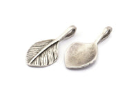 Leaf Pendant, 4 Antique Silver Plated Leaf Charms (27x13mm) N0366