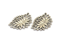 Silver Leaf Charm, 4 Antique Silver Plated Brass Leaf Motif Charms With 1 Loop, Pendants, Earrings, Findings (36x25mm) N0826 H0795