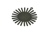 Siyah Güneş Tılsımı, 1 Döngülü 8 Dokulu Oksitlenmiş Siyah Pirinç Güneş Kolye, Bulgular (33x30x0,50 mm) A1980