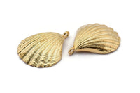 Gold Shell Charm, 1 Gold Plated Brass Sea Shell Charm with 1 Loop, Pendants, Charms, Findings (33x26.5mm) E288 Q0577