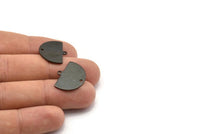Yarım Daire Charm, 1 Döngü ve 1 Delikli 8 Oksitlenmiş Siyah Pirinç Yarım Ay Charm, Damgalama Boşluğu (22x17x0,70 mm) M01552