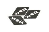 Siyah Elmas Tılsım, 1 Delikli 4 Dokulu Oksitlenmiş Siyah Pirinç Ay Tılsımı, Eşkenar Dörtgen Boşluklar (40x26x0,80 mm) M01528 Q0277