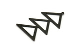 Siyah Üçgen Charm, 1 Döngülü 2 Oksitlenmiş Siyah Pirinç Üçgen Charm (47x30x1mm) M01810