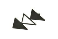 Siyah Üçgen Charm, 1 Döngülü 2 Oksitlenmiş Siyah Pirinç Üçgen Charm (47x30x1mm) M01796
