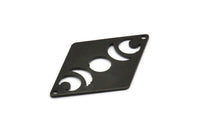 Siyah Elmas Tılsım, 2 Delikli 4 Oksitlenmiş Siyah Pirinç Ay Tılsımı, Eşkenar Dörtgen Boşluklar (40x26x0,80 mm) M01666 H0925