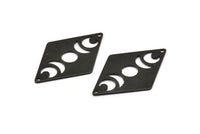 Siyah Elmas Tılsım, 2 Delikli 4 Oksitlenmiş Siyah Pirinç Ay Tılsımı, Eşkenar Dörtgen Boşluklar (40x26x0,80 mm) M01666 H0925