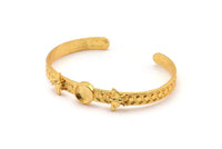 Gold Bee Cuff, Gold Plated Brass Bee Cuff Stone Setting With 1 Pad - Pad Size 8mm N1662