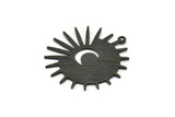 Siyah Güneş Tılsımı, 1 Döngülü 4 Dokulu Oksitlenmiş Siyah Pirinç Güneş ve Hilal Tılsımı, Bulgular (29x28x0,80 mm) M02008