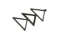 Siyah Üçgen Charm, 1 Döngülü 2 Oksitlenmiş Siyah Pirinç Üçgen Charm (47x30x1mm) M01807