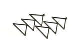 Siyah Üçgen Tılsım, 1 Döngülü 2 Oksitlenmiş Siyah Pirinç Üçgen Tılsım (47x30x1mm) M01783
