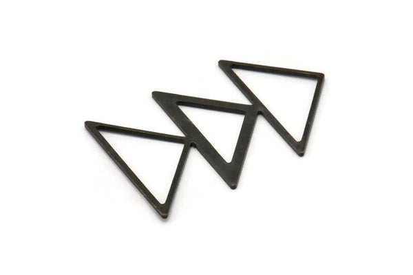 Siyah Üçgen Charm, 2 Oksitlenmiş Siyah Pirinç Üçgen Boşluğu (45x30x1mm) M01803