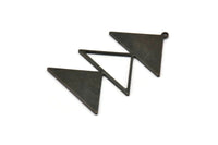 Siyah Üçgen Tılsım, 1 Döngülü 2 Oksitlenmiş Siyah Pirinç Üçgen Tılsım (47x30x1mm) M01793