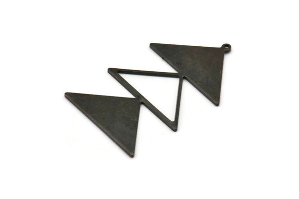 Siyah Üçgen Tılsım, 1 Döngülü 2 Oksitlenmiş Siyah Pirinç Üçgen Tılsım (47x30x1mm) M01793