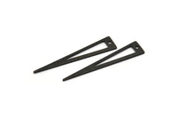 Siyah Üçgen Tılsımı, 1 Delikli 12 Dokulu Oksitlenmiş Siyah Pirinç Üçgen Tılsımı, Bulgular (40x8x0,80 mm) M159