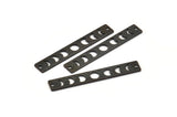 Siyah Dikdörtgen Charm, 2 Delikli 10 Çekiçlenmiş Oksitlenmiş Siyah Pirinç Ay Evreleri Charm'ı, Damgalama Boşlukları (40x6x0,80 mm) M01515 H0209