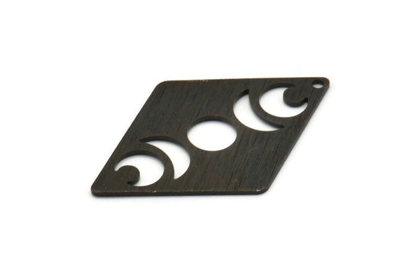 Siyah Elmas Tılsım, 1 Delikli 4 Dokulu Oksitlenmiş Siyah Pirinç Ay Tılsımı, Eşkenar Dörtgen Boşluklar (40x26x0,80 mm) M01528 Q0277