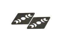 Siyah Elmas Tılsım, 1 Delikli 4 Dokulu Oksitlenmiş Siyah Pirinç Ay Tılsımı, Eşkenar Dörtgen Boşluklar (40x26x0,80 mm) M01528 Q0277