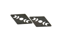 Siyah Elmas Tılsım, 2 Delikli 4 Dokulu Oksitlenmiş Siyah Pirinç Ay Tılsımı, Eşkenar Dörtgen Boşluklar (40x26x0,80 mm) M01529 Q0274