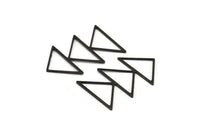 Siyah Üçgen Charm, 4 Oksitlenmiş Siyah Pirinç Üçgen Boşluğu (45x30x1mm) M01799