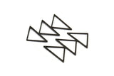 Siyah Üçgen Charm, 4 Oksitlenmiş Siyah Pirinç Üçgen Boşluğu (45x30x1mm) M01799