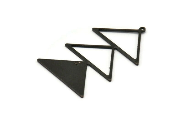 Siyah Üçgen Charm, 1 Döngülü 2 Oksitlenmiş Siyah Pirinç Üçgen Charm (47x30x1mm) M01808