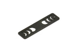 Siyah Dikdörtgen Charm, 1 Delikli 6 Oksitlenmiş Siyah Pirinç Ay Evreleri Charm'ı (40x10x0,80 mm) M01825