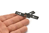 Siyah Dikdörtgen Charm, 2 Delikli 6 Oksitlenmiş Siyah Pirinç Ay Evreleri Charm'ı (40x10x0,80 mm) M01828