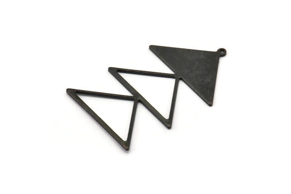 Siyah Üçgen Charm, 1 Döngülü 2 Oksitlenmiş Siyah Pirinç Üçgen Charm (47x30x1mm) M01797