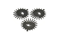 Siyah Güneş Tılsımı, 1 Döngülü 4 Dokulu Oksitlenmiş Siyah Pirinç Güneş ve Göz Tılsımı, Bulgular (29x28x0,80 mm) M02005