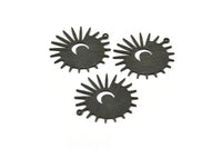 Siyah Güneş Tılsımı, 1 Döngülü 4 Dokulu Oksitlenmiş Siyah Pirinç Güneş ve Hilal Tılsımı, Bulgular (29x28x0,80 mm) M02008