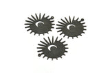 Siyah Güneş Tılsımı, 1 Döngülü 4 Dokulu Oksitlenmiş Siyah Pirinç Güneş ve Hilal Tılsımı, Bulgular (29x28x0,80 mm) M02008