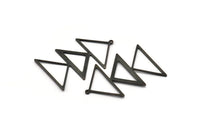 Siyah Üçgen Charm, 1 Döngülü 2 Oksitlenmiş Siyah Pirinç Üçgen Charm (47x30x1mm) M01807