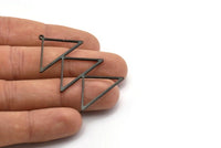 Siyah Üçgen Tılsım, 1 Döngülü 2 Oksitlenmiş Siyah Pirinç Üçgen Tılsım (47x30x1mm) M01783