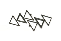 Siyah Üçgen Charm, 1 Döngülü 2 Oksitlenmiş Siyah Pirinç Üçgen Charm (47x30x1mm) M01806
