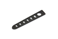 Siyah Ay Tılsımı, 1 Delikli 12 Dokulu Oksitlenmiş Siyah Pirinç Ay Evreleri Tılsımı (35x6x5x0,80 mm) M02347