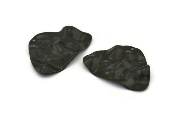 Black Irregular Charm, 6 Oxidized Black Brass Irregular Shaped Charms With 1 Hole (30x22x0.60mm) D0829