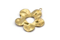 Brass Daisy Charm, 8 Raw Brass Daisy Charms With 1 Loop, Pendants, Earrings (33x30x0.60mm) D849