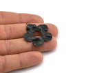 Black Daisy Charm, 4 Oxidized Black Brass Daisy Charms With 1 Loop (33x30x0.60mm) D849