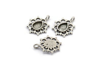 Gümüş Çiçek Tılsımı, 1 Halkalı 4 Antik Gümüş Kaplamalı Pirinç Çiçek Tılsımı - Ped Boyutu 6x8mm (21x17mm) N2077 H1474