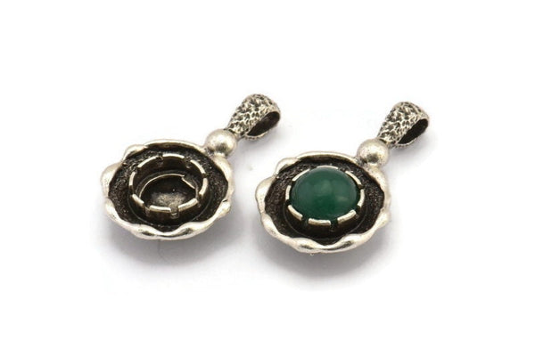 Silver Flower Charm, 4 Antique Silver Plated Brass Charms with 1 Loop - Pad Size 8mm (27x16x5.5mm) U080