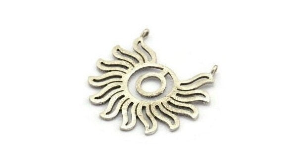 Silver Sun Charm, Antique Silver Plated Brass Sunshine Pendant With 2 Loops - Pad Size 6mm (36x33x1.5mm) N1383