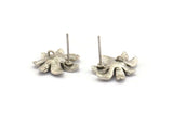 Silver Flower Earring, 2 Antique Silver Plated Brass Flower Stud Earrings (16x15mm) N1169