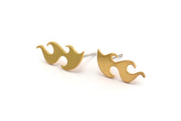Gold Fire Earring, 8 Gold Plated Brass Fire Shaped Stud Earrings (17x8x0.80mm) A2727
